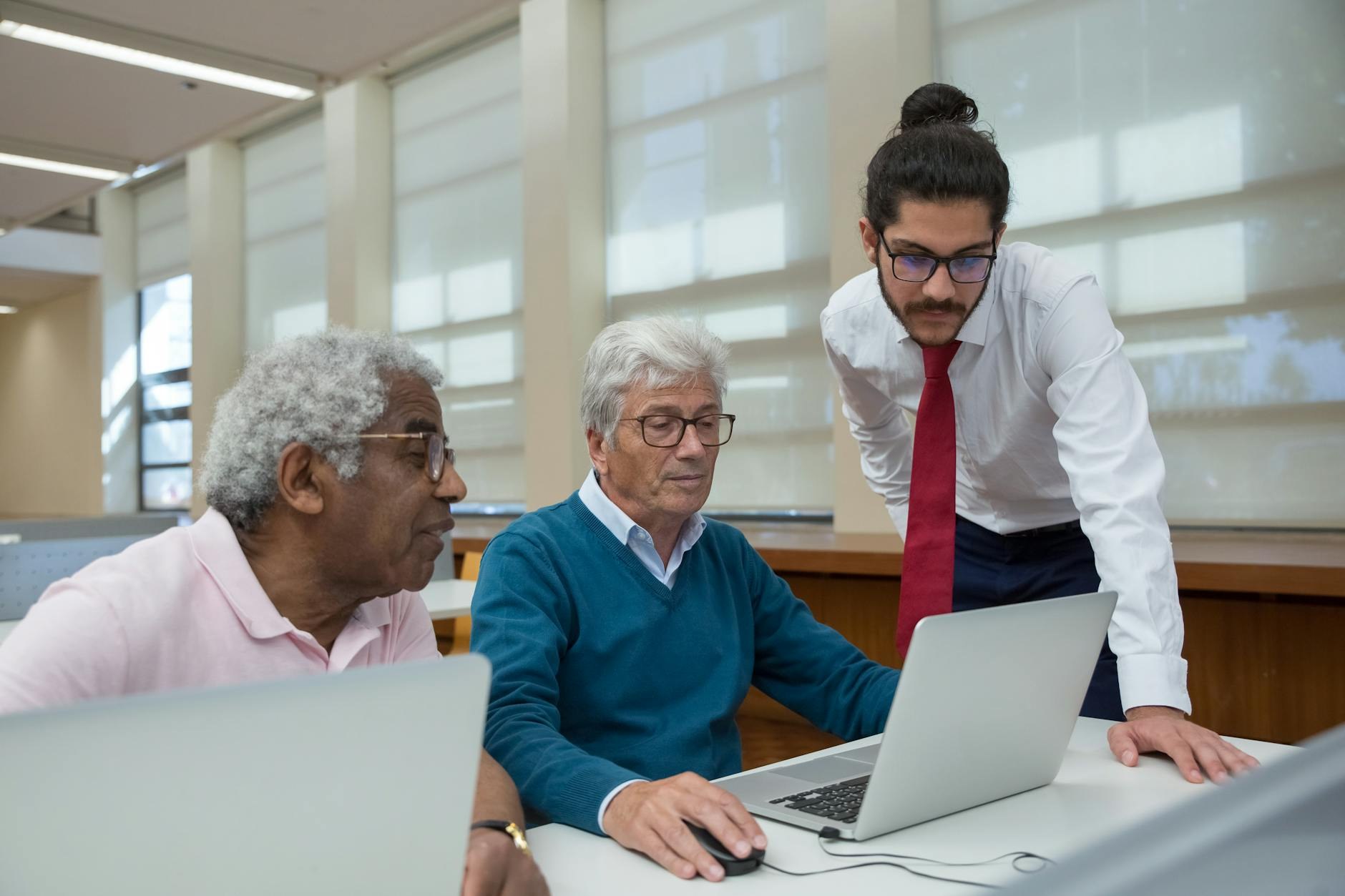 Tecnología SDE Despega: Los Mina Entra a la Era Dig - El Farol al Día