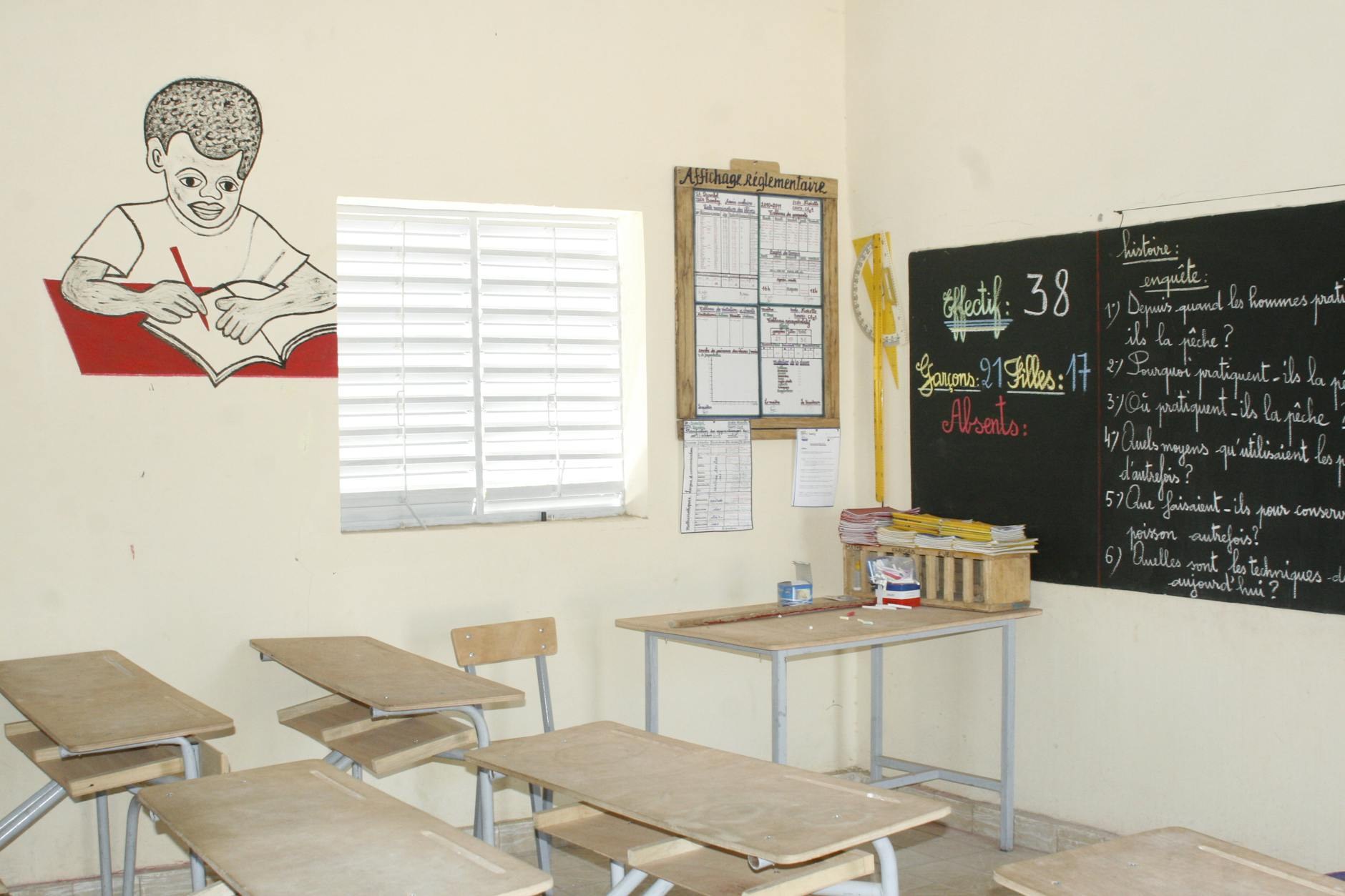 Noticias ¡SDE Grita! Profe de Uniremhos cobra RD$ Santo Domingo Este - El Farol al Día