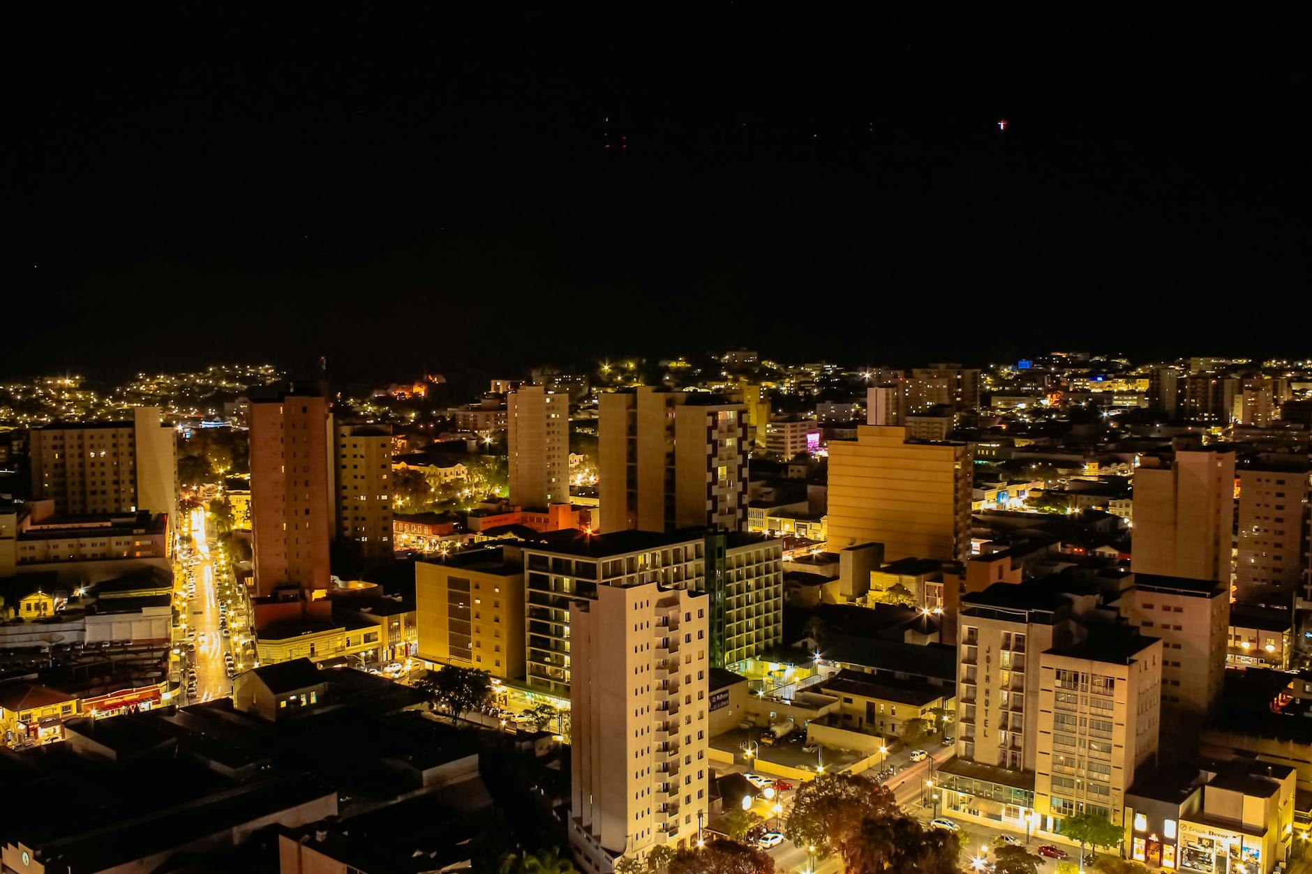 Noticias SDE Enciende Noche: Gobierno Invierte RD Santo Domingo Este - El Farol al Día