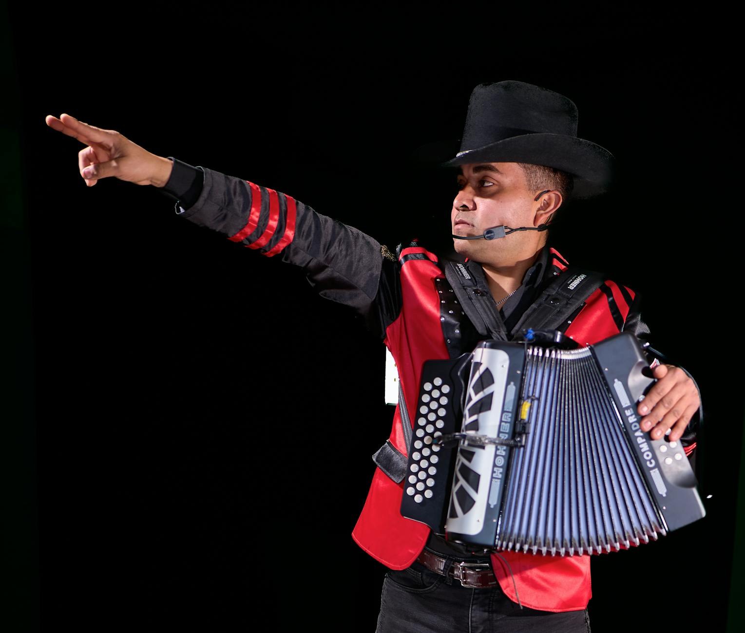 Espectáculos Mega Festival Urbano sacude SDE: Lo RD - El Farol al Día