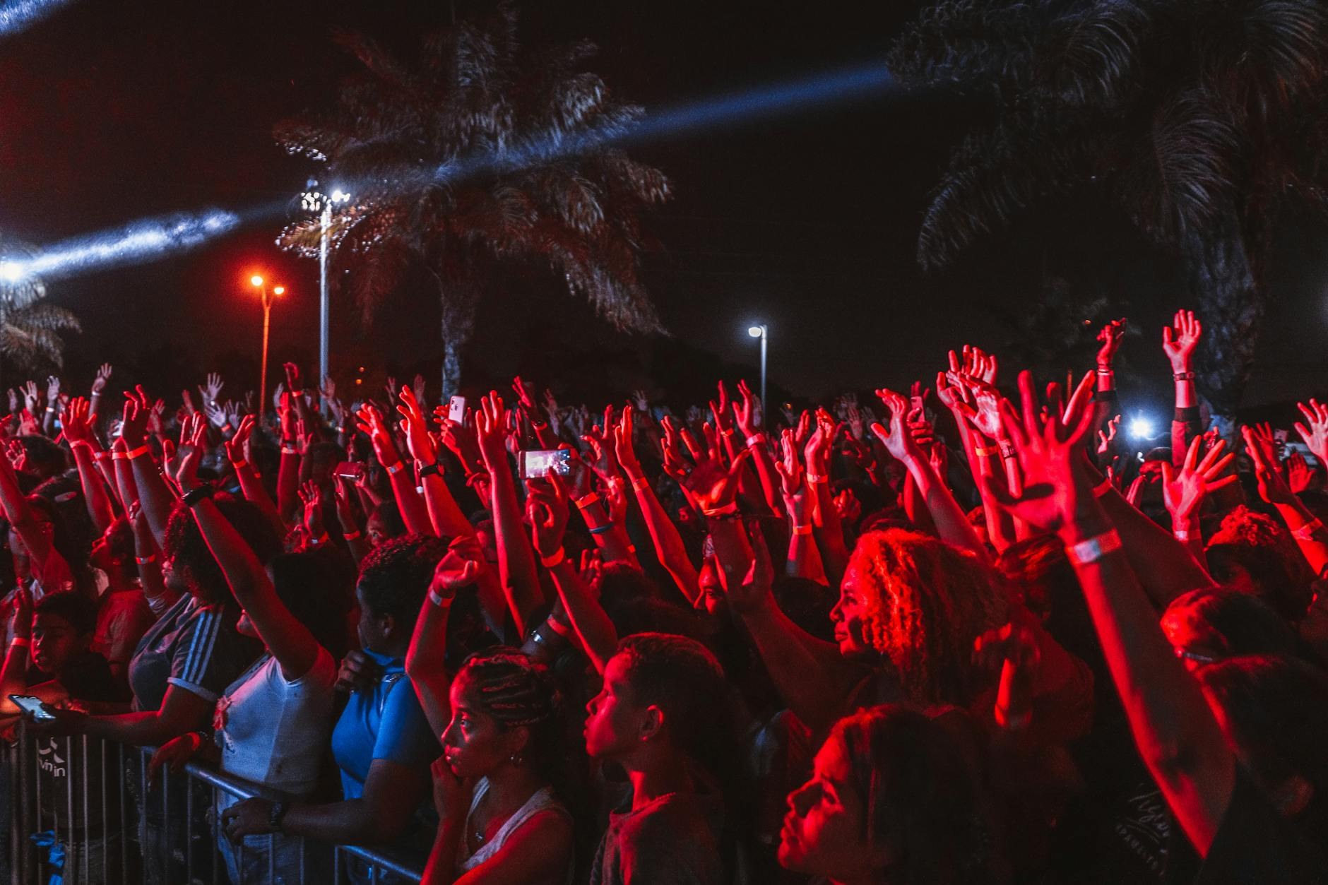 Espectáculos El Relajo, SDE Vibra: Mega Conciert RD - El Farol al Día