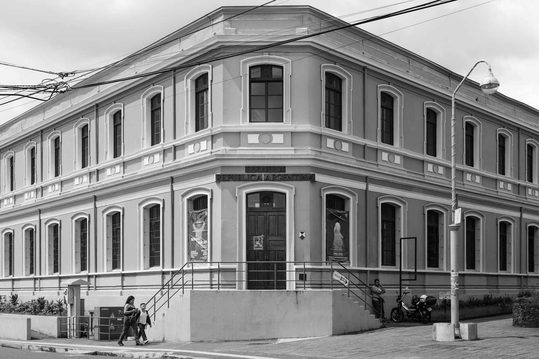 Economía dominicana Nuevo Impuesto Asfixia Colmados SDE - El Farol al Día