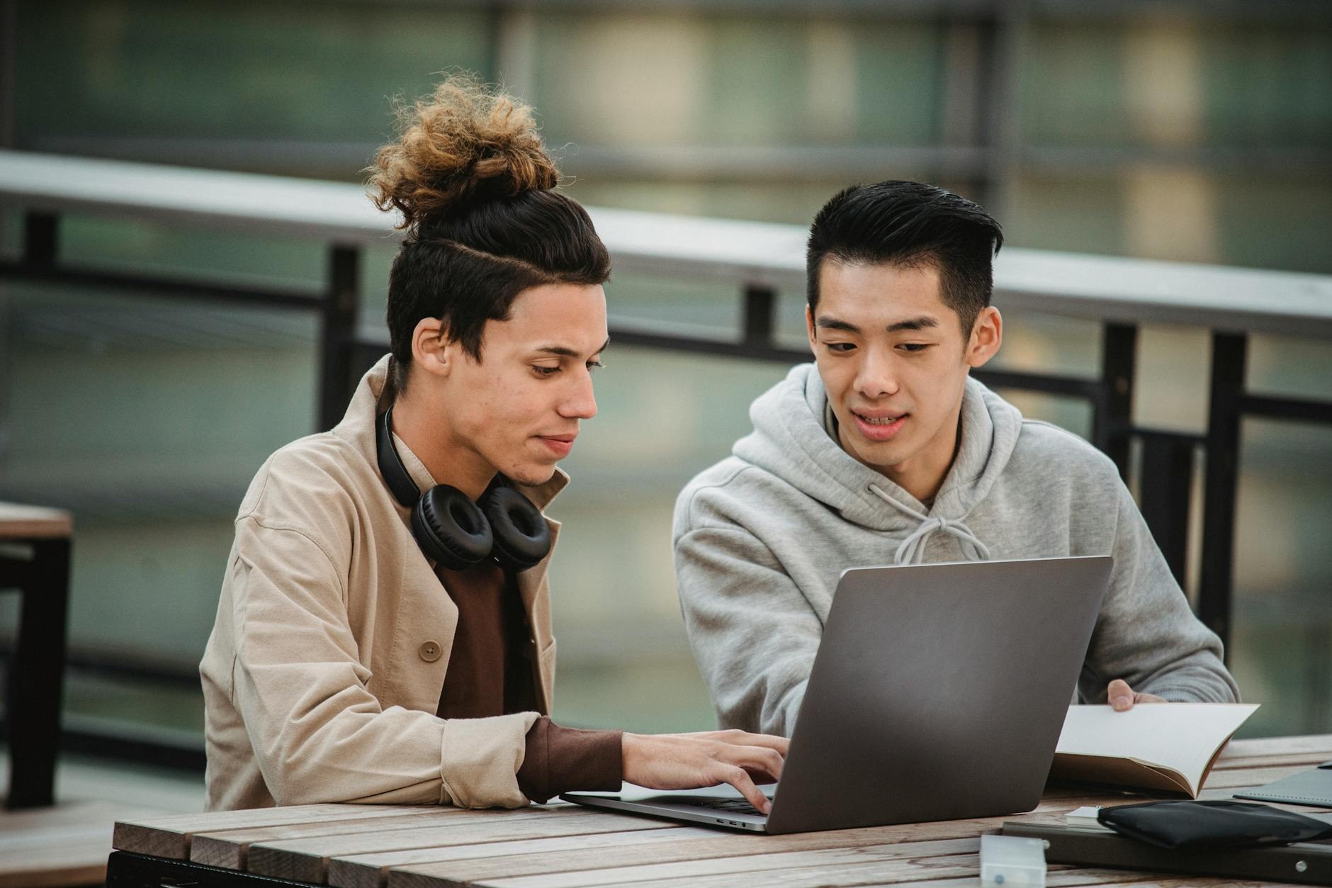 Noticias Jóvenes SDE buscan empleo: ¿Capacitación Santo Domingo Este - El Farol al Día