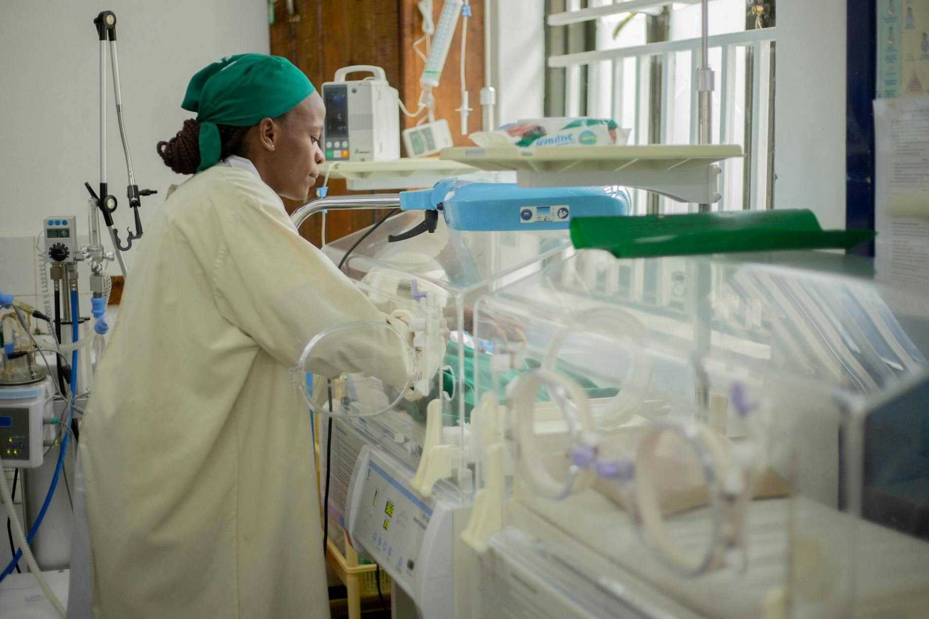 Noticias Crisis Hospital Darío Contreras SDE: UCI Santo Domingo Este - El Farol al Día