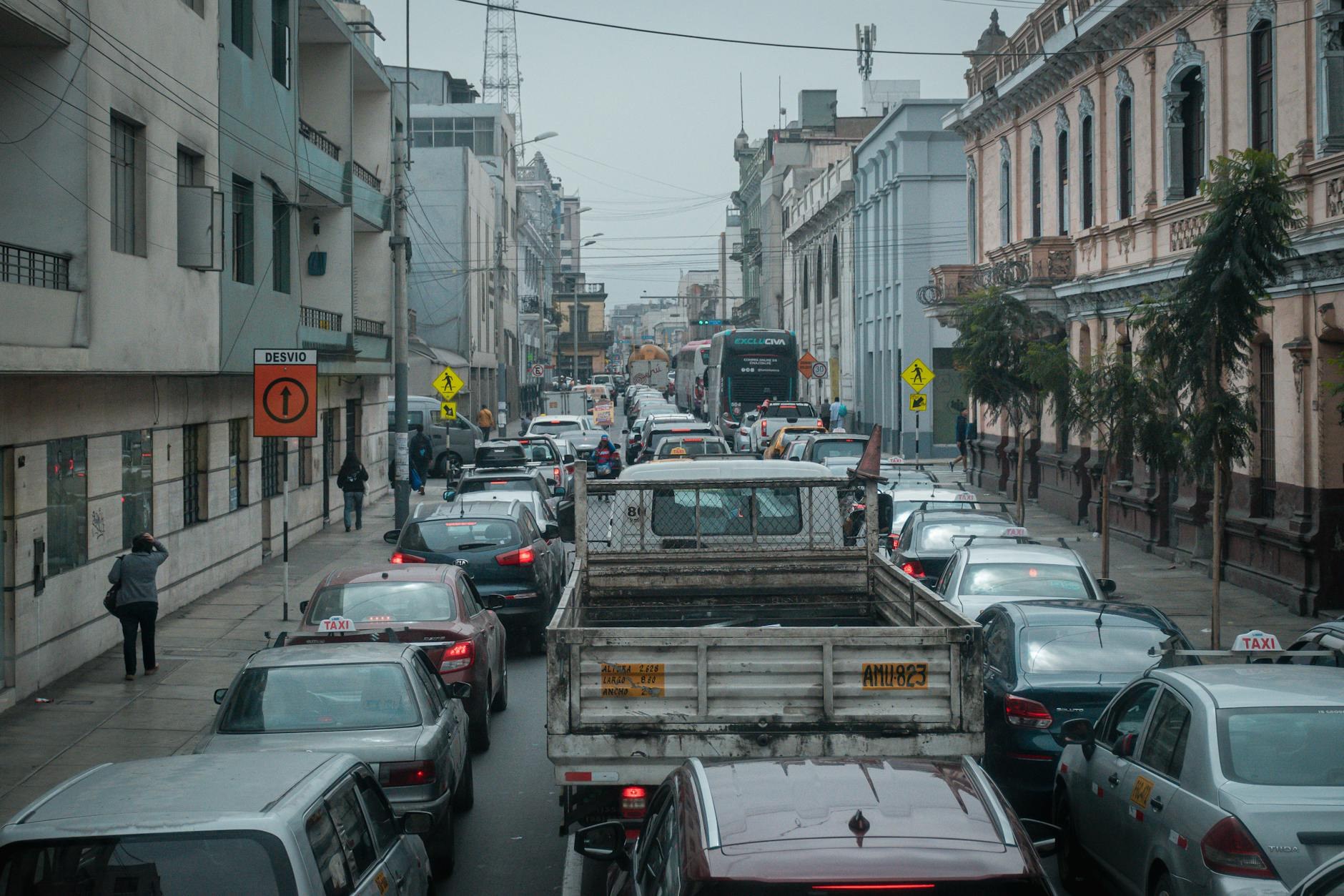 Noticias Pasaje Sube SDE: Carros Públicos Ahogan  Santo Domingo Este - El Farol al Día