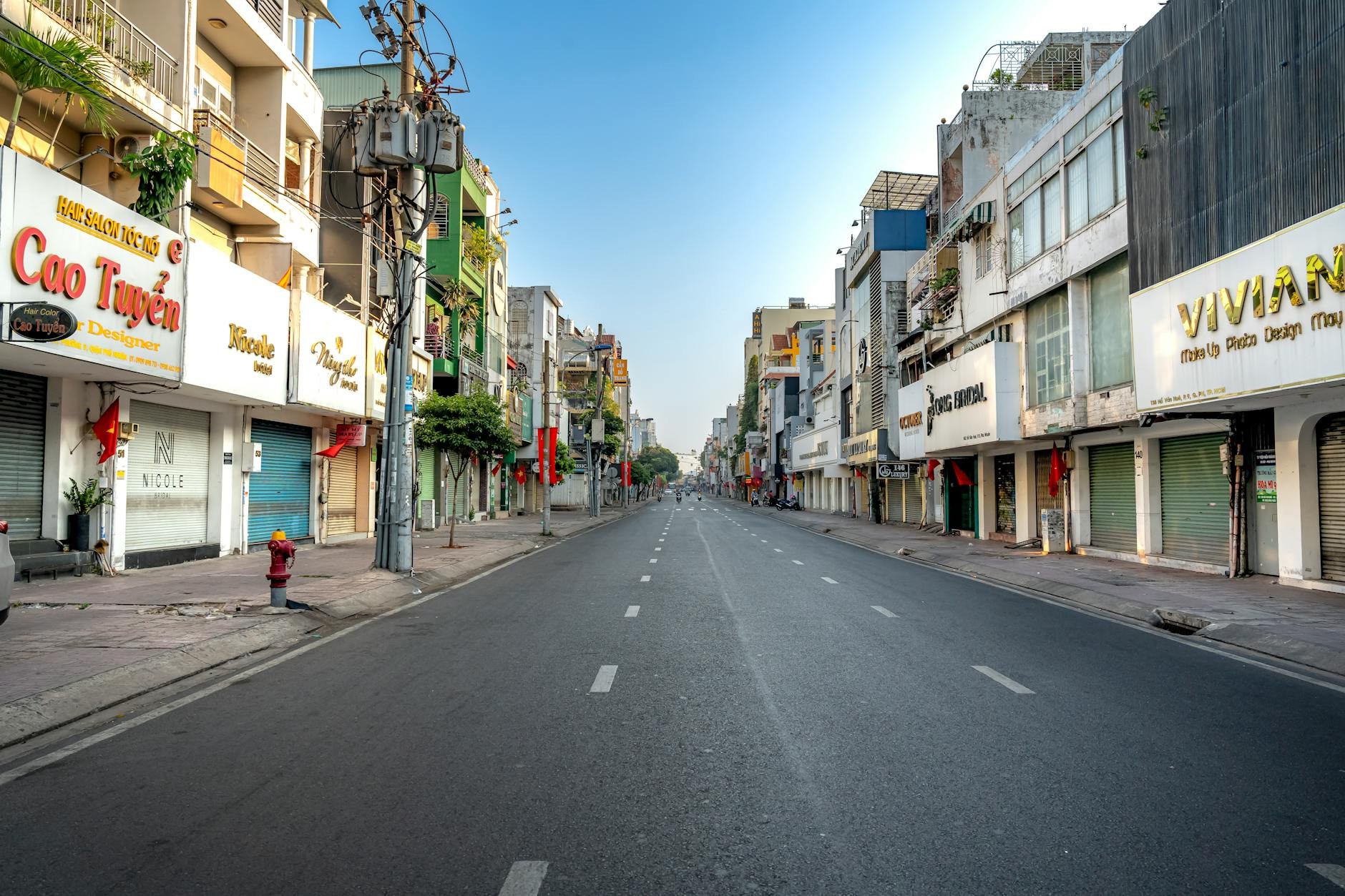 Economía dominicana Negocios SDE Cierran en Los Mina: E - El Farol al Día