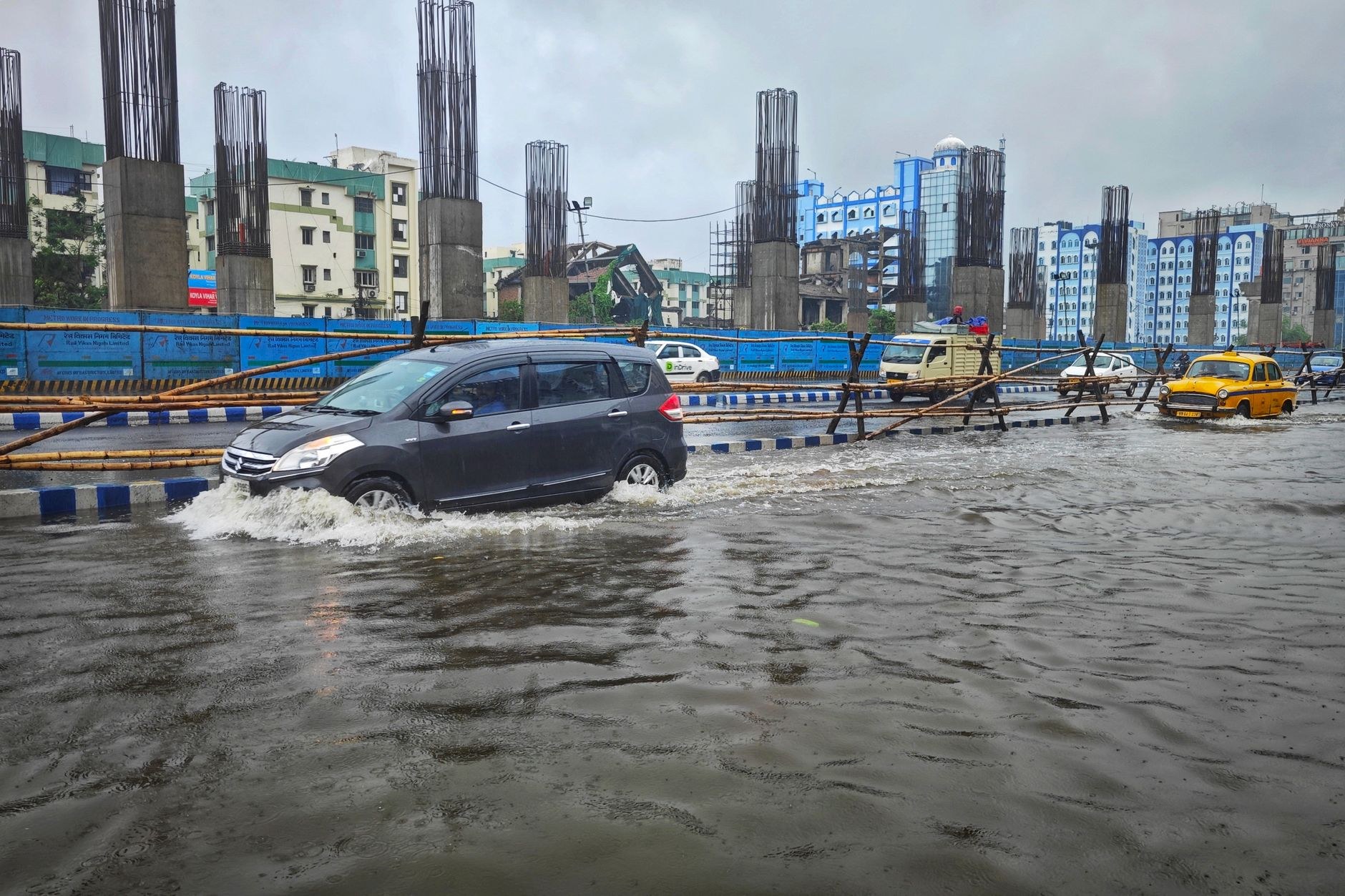 Noticias SDE Ahogado Lluvias: Los Mina Sufre Caos Santo Domingo Este - El Farol al Día