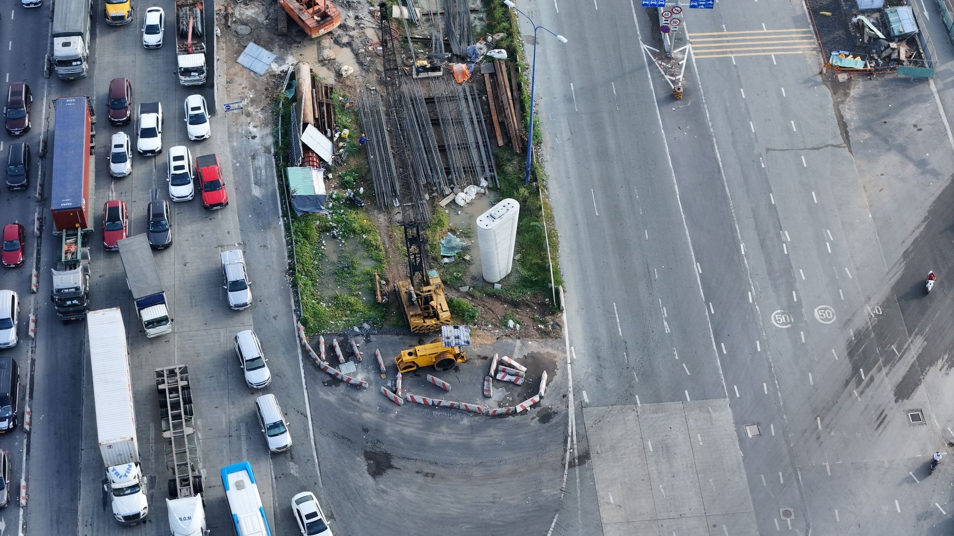 Noticias Caos Vial SDE: Obra paralizada en Charle Santo Domingo Este - El Farol al Día