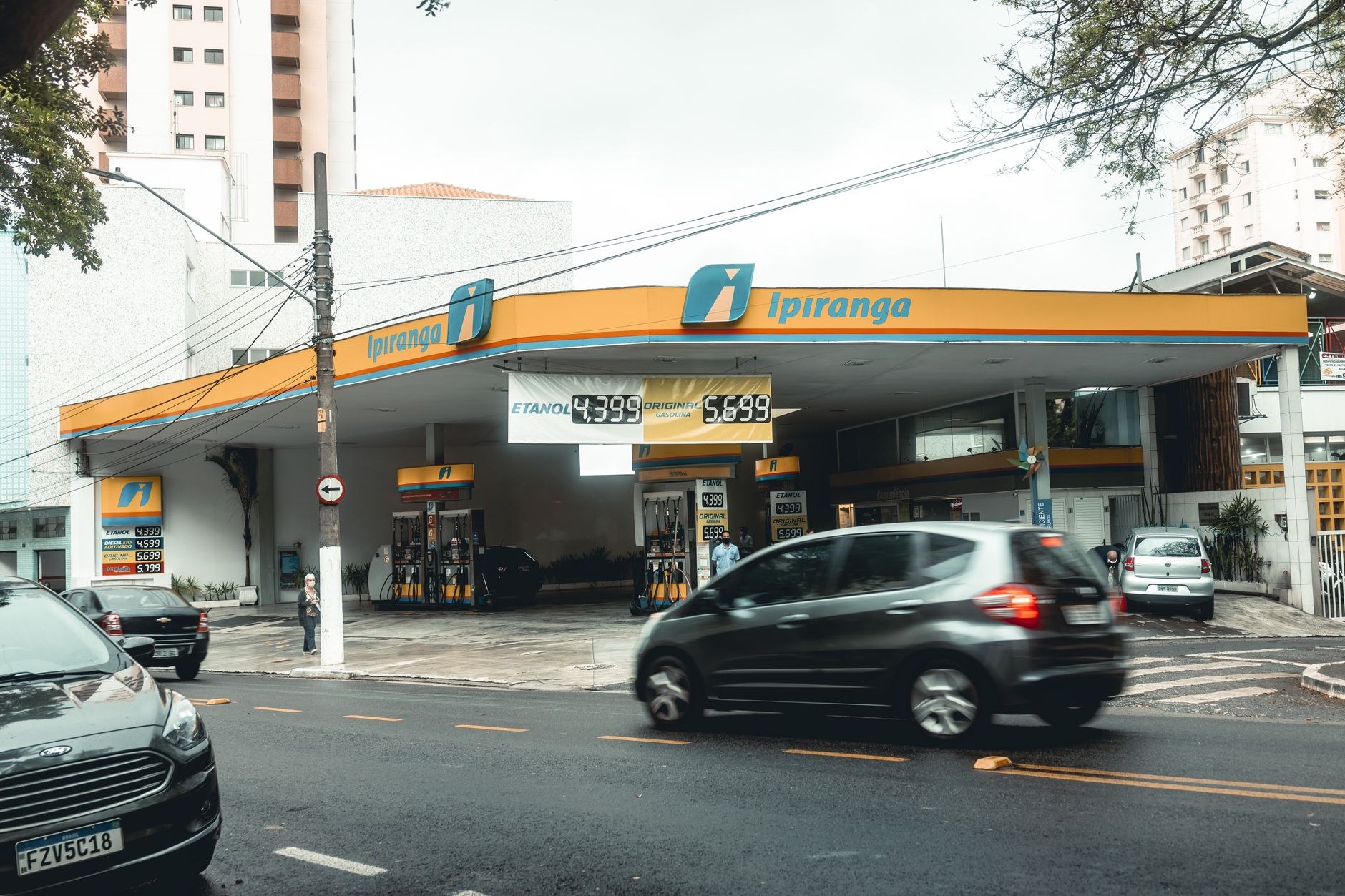 Noticias Cierre de Ormuz: ¿Gasolina dispara y aho Santo Domingo Este - El Farol al Día